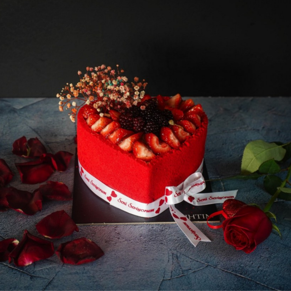 ŞIP SEVDİ KALP Pasta
