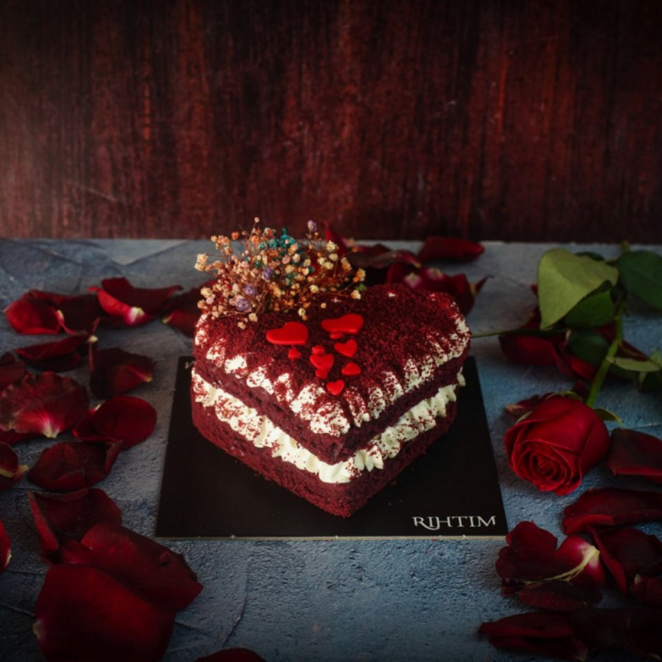 Redvelvet Kalp Pasta